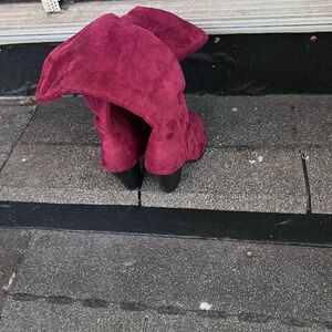 Elegant Burgundy Women's Boots